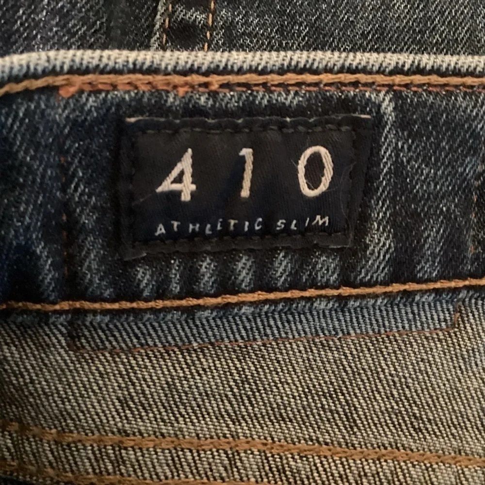 Lucky Brand 410 Athletic Slim Men’s Denim Distressed Straight Leg Jeans. 40/30 - Picture 9 of 11